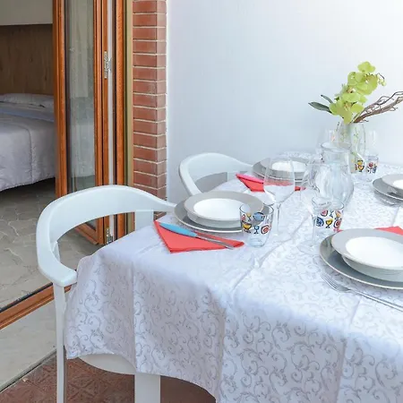 Apartment Appartamento La Terrazza Del Sole
